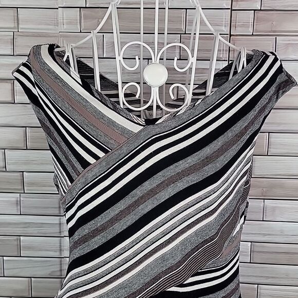 Motherhood Maternity sleeveless top Size S - Picture 2 of 9